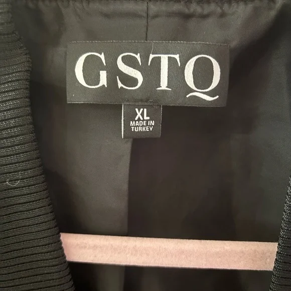 GSTQ Women's Black Cape Jacket - Picture 2 of 10